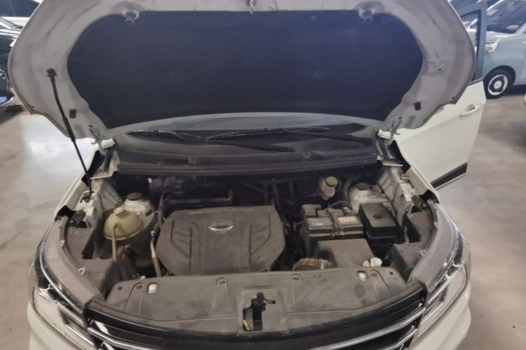 Used SWM X3 2021 1.5L Manual Comfort Version 7 Seats Engine Bay