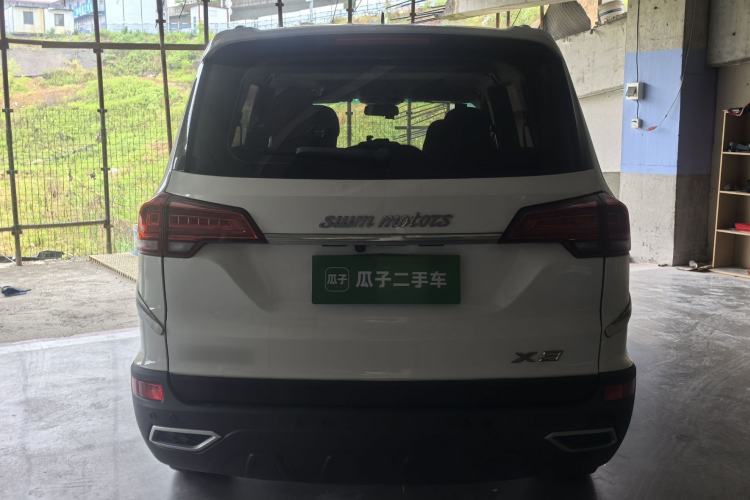 Used SWM X3 2021 1.5L Manual Comfort Version 7 Seats Exterior 4