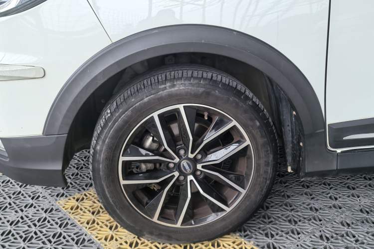 Used SWM X3 2021 1.5L Manual Comfort Version 7 Seats Exterior 7