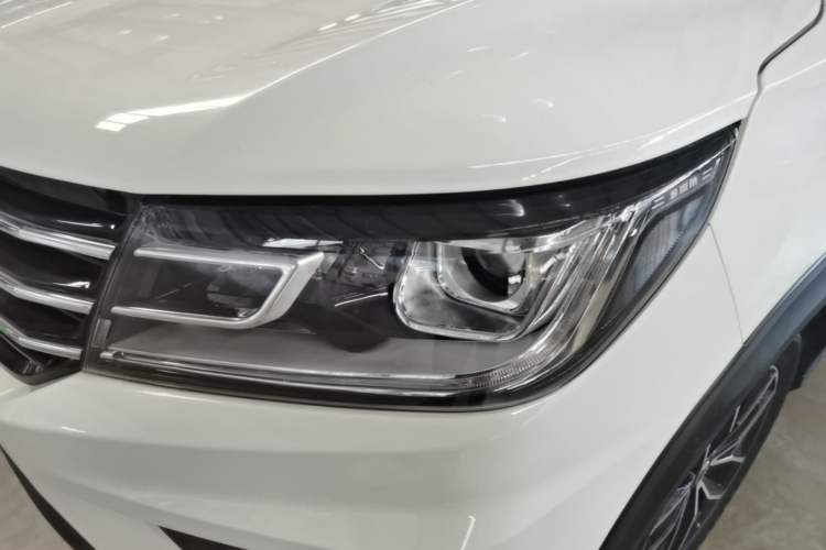 Used SWM X3 2021 1.5L Manual Comfort Version 7 Seats Left Front Headlight