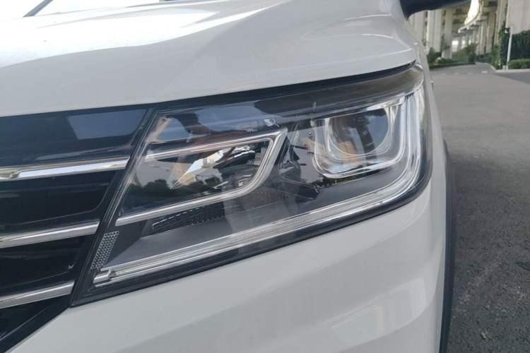 Used SWM X3 2021 1.5L Manual Comfort Version 7 Seats Left Front Headlight