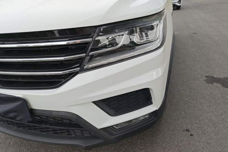 Used SWM X3 2021 1.5L Manual Comfort Version 7 Seats Left Front Headlight