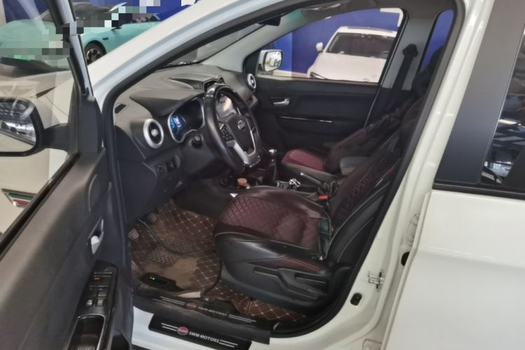 Used SWM X3 2021 1.5L Manual Comfort Version 7 Seats Left Front Seat
