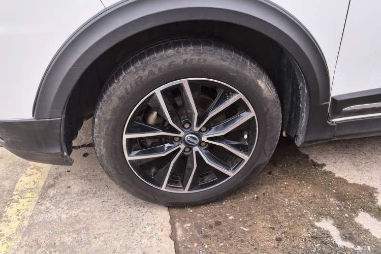 Used SWM X3 2021 1.5L Manual Comfort Version 7 Seats Left Front Wheel Hub