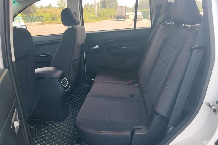 Used SWM X3 2021 1.5L Manual Comfort Version 7 Seats Left Rear Seat
