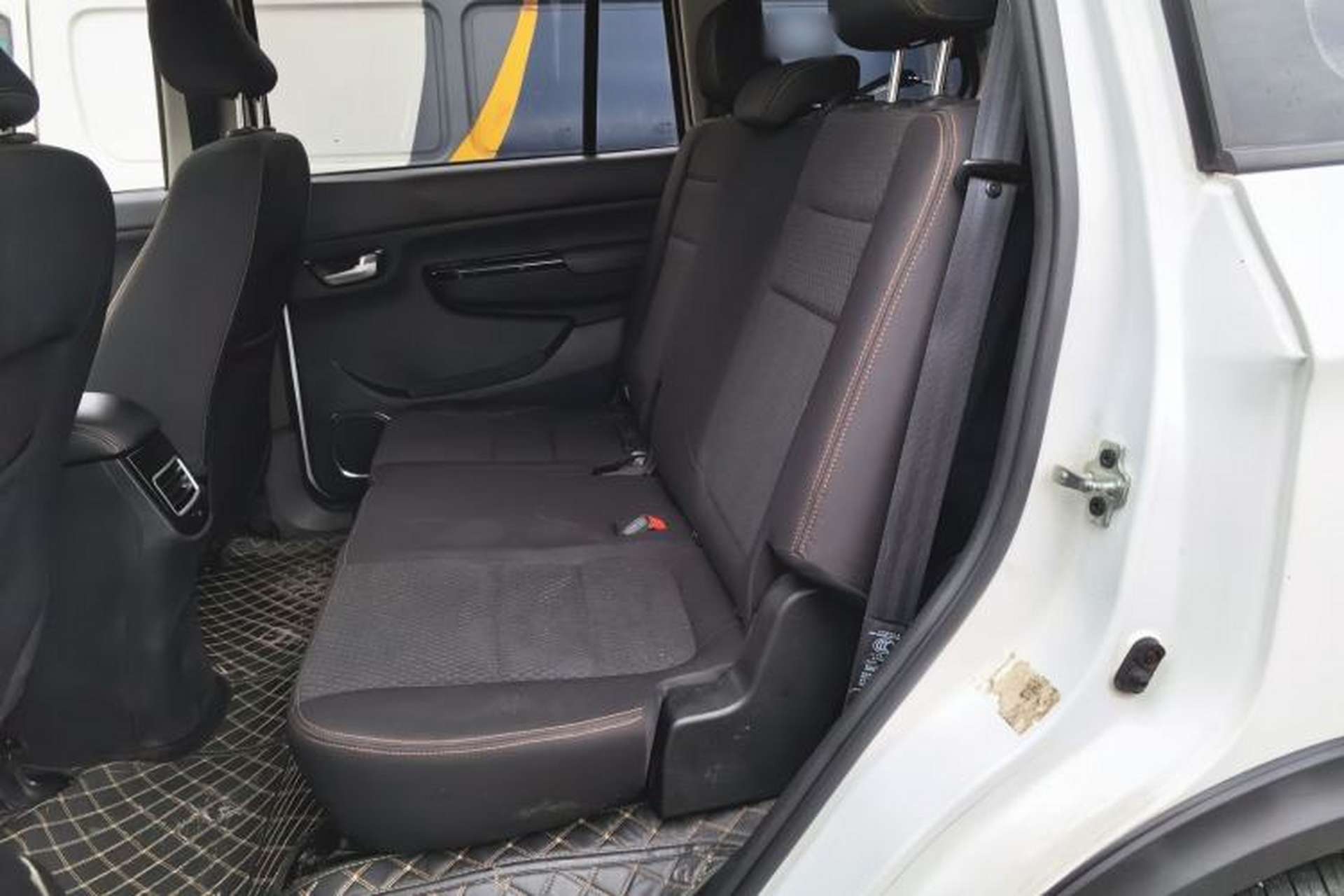 Used SWM X3 2021 1.5L Manual Comfort Version 7 Seats Left Rear Seat