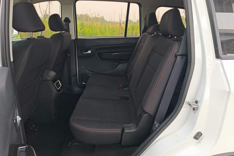 Used SWM X3 2021 1.5L Manual Comfort Version 7 Seats Left Rear Seat