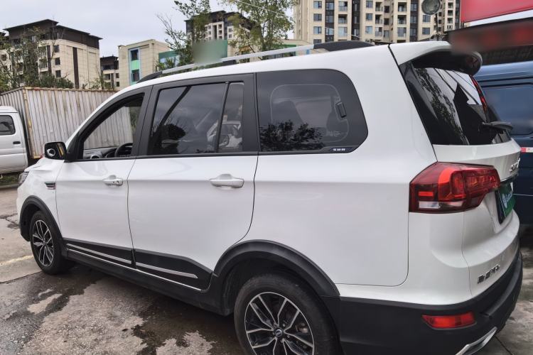 Used SWM X3 2021 1.5L Manual Comfort Version 7 Seats Left Side