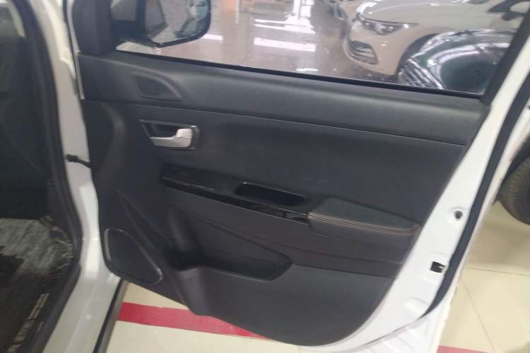 Used SWM X3 2021 1.5L Manual Comfort Version 7 Seats Right Front Door Interior