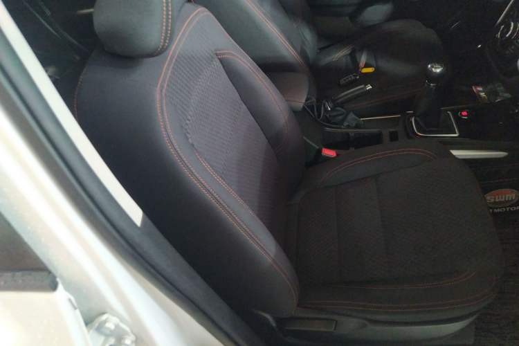 Used SWM X3 2021 1.5L Manual Comfort Version 7 Seats Right Front Seat