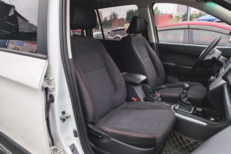 Used SWM X3 2021 1.5L Manual Comfort Version 7 Seats Right Front Seat
