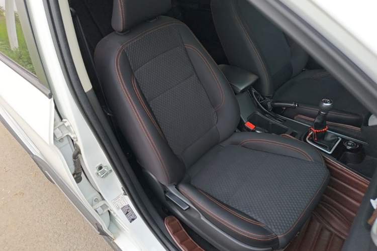 Used SWM X3 2021 1.5L Manual Comfort Version 7 Seats Right Front Seat
