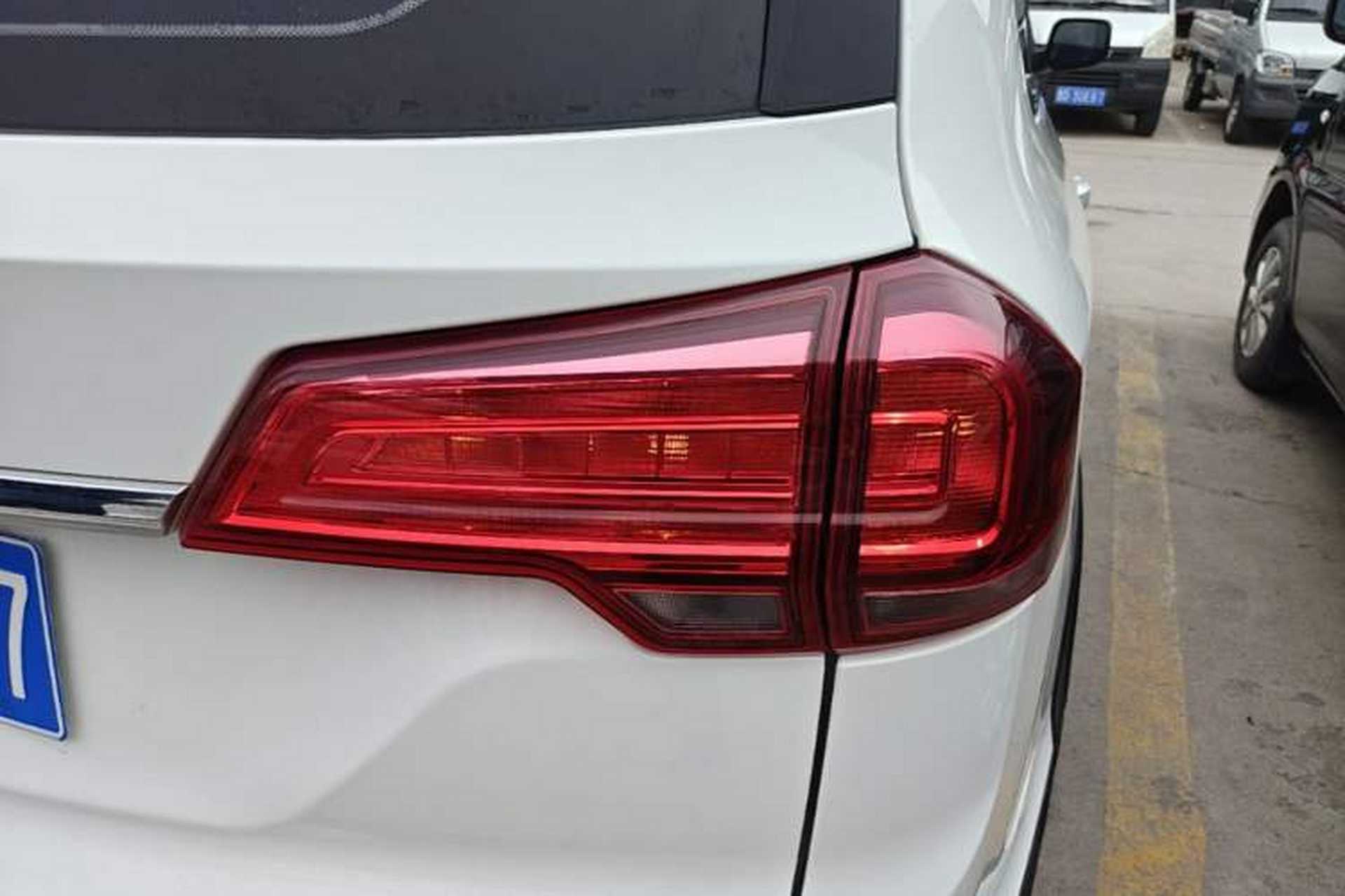 Used SWM X3 2021 1.5L Manual Comfort Version 7 Seats Right Rear Taillight