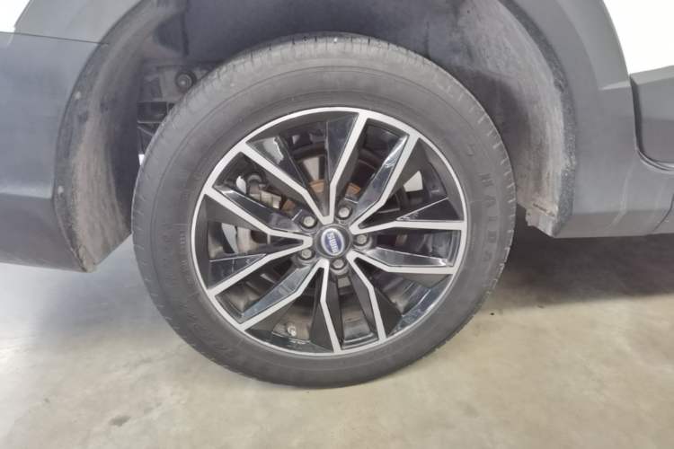 Used SWM X3 2021 1.5L Manual Comfort Version 7 Seats Right Rear Wheel Hub