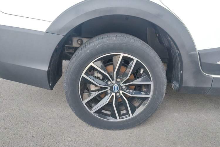 Used SWM X3 2021 1.5L Manual Comfort Version 7 Seats Right Rear Wheel Hub