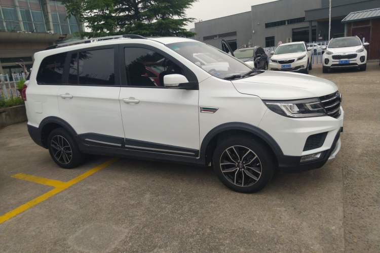 Used SWM X3 2021 1.5L Manual Comfort Version 7 Seats Right Side