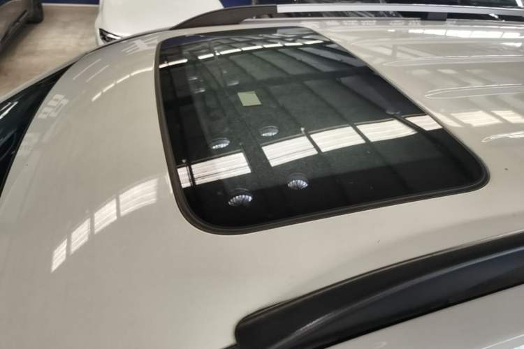 Used SWM X3 2021 1.5L Manual Comfort Version 7 Seats Roof