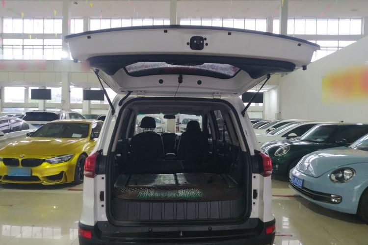 Used SWM X3 2021 1.5L Manual Comfort Version 7 Seats Trunk