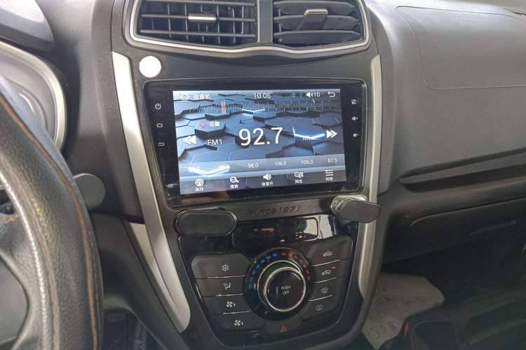 Used SWM X3 2022 1.5L Manual Comfort Edition Audio And AC Panel