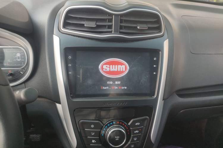 Used SWM X3 2022 1.5L Manual Comfort Edition Audio And AC Panel