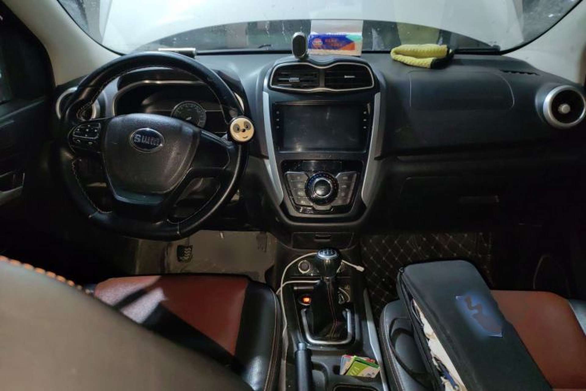 Used SWM X3 2022 1.5L Manual Comfort Edition Center Console