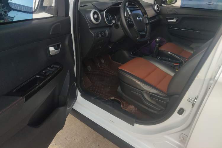 Used SWM X3 2022 1.5L Manual Comfort Edition Driver Seat