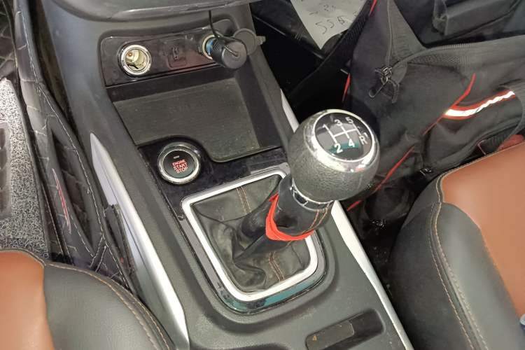 Used SWM X3 2022 1.5L Manual Comfort Edition Gear Lever