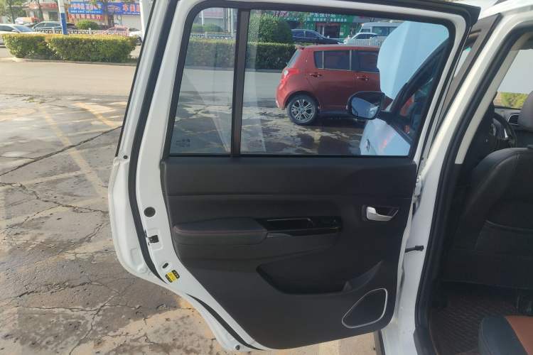 Used SWM X3 2022 1.5L Manual Comfort Edition Left Rear Door Interior