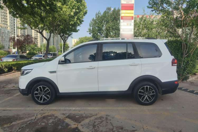 Used SWM X3 2022 1.5L Manual Comfort Edition Left Side