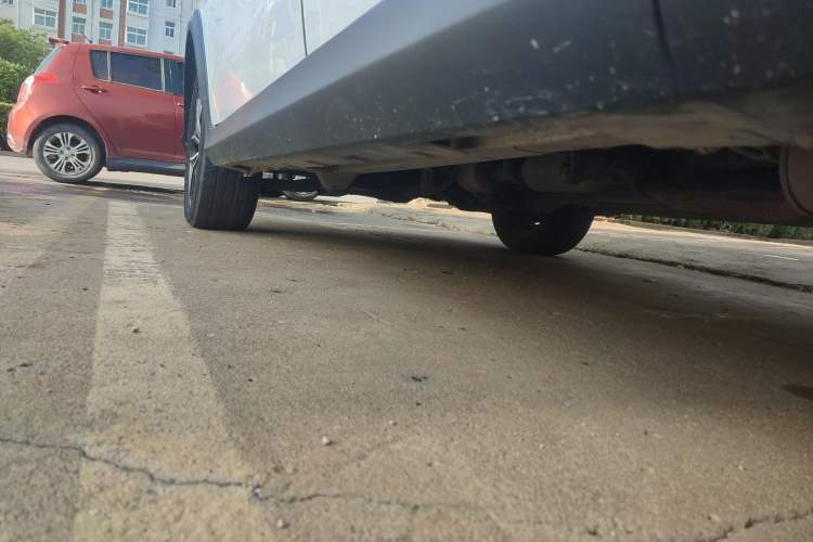Used SWM X3 2022 1.5L Manual Comfort Edition Left Side Sill