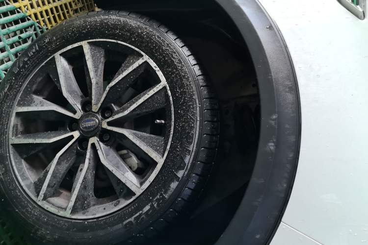 Used SWM X3 2022 1.5L Manual Comfort Edition Right Front Wheel Hub