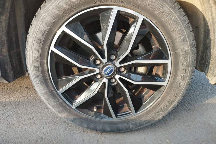 Used SWM X3 2022 1.5L Manual Comfort Edition Right Front Wheel Hub