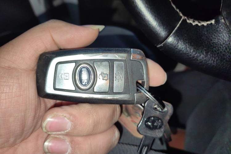 Used SWM X3 2022 1.5L Manual Comfort Edition Vehicle Key