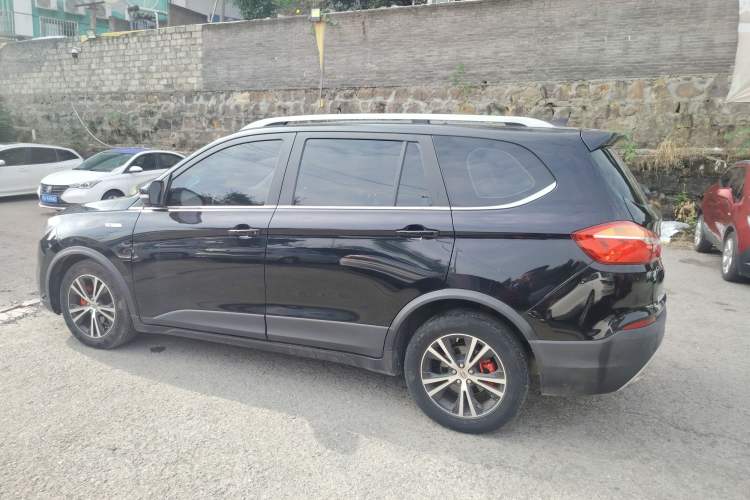 Used SWM X7 2020 2.0L Manual Elite Version 7 Seats Exterior 5