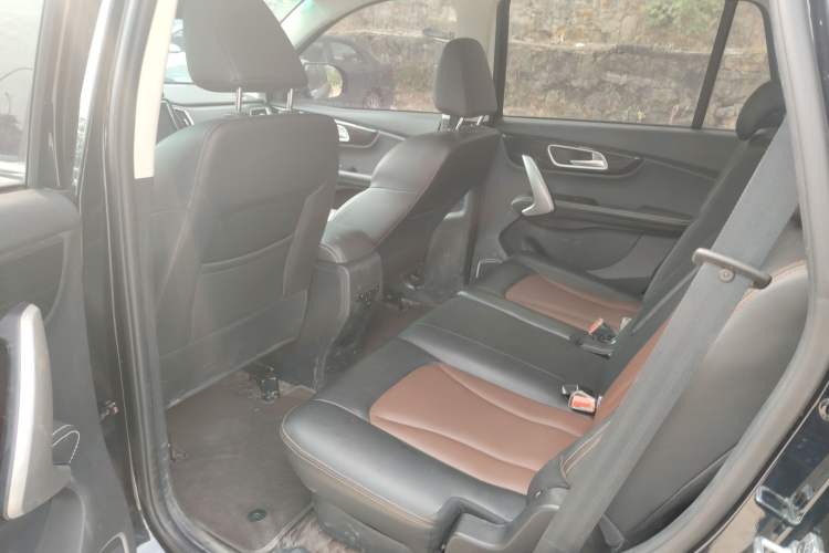 Used SWM X7 2020 2.0L Manual Elite Version 7 Seats Interior 1