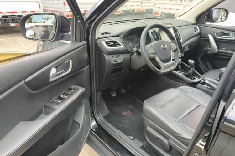 Used SWM X7 2016 1.5T Manual Luxury Edition 7 Seats Driver Seat