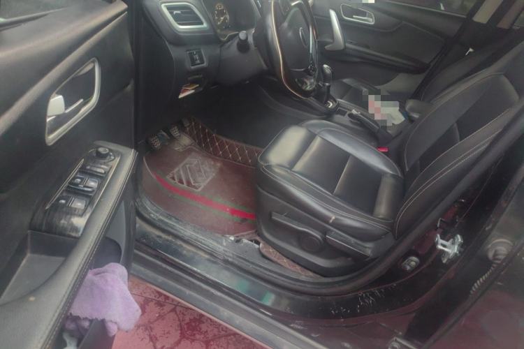 Used SWM X7 2016 1.8L Manual Luxury Edition 7 Seats Driver Seat
