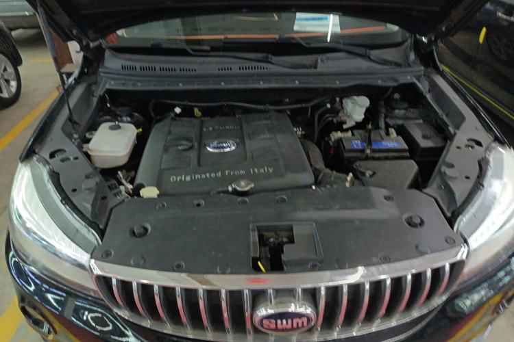 Used SWM X7 2016 1.5T Manual Luxury Edition 7 Seats Engine Bay