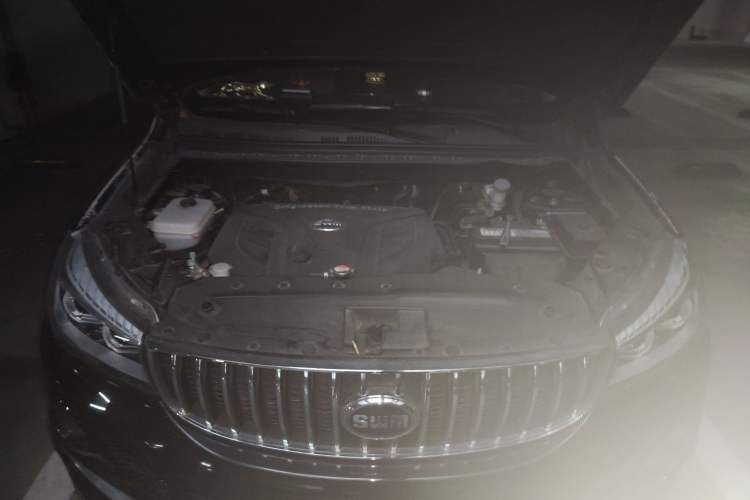 Used SWM X7 2016 1.8L Manual Luxury Edition 7 Seats Engine Bay