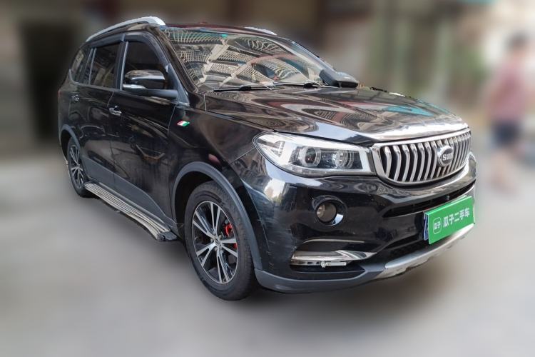 Used SWM X7 2016 1.8L Manual Luxury Edition 7 Seats Front Right 45 Deg