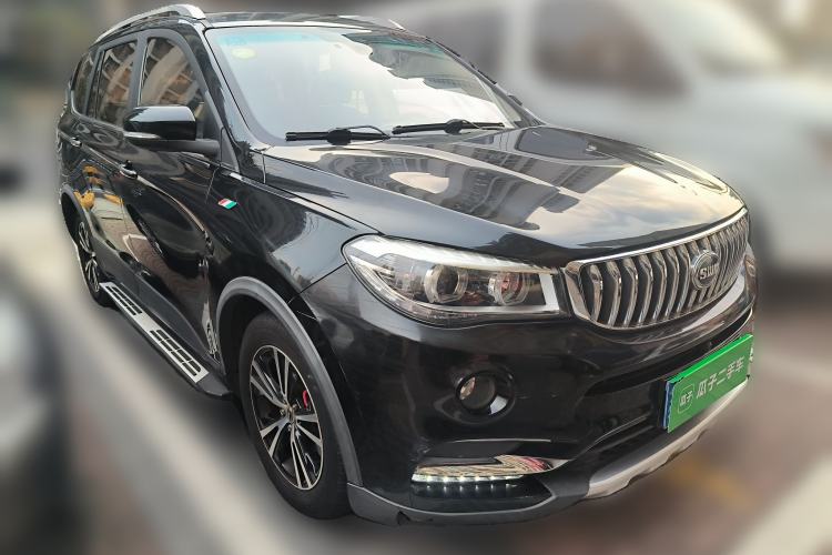 Used SWM X7 2016 1.8L Manual Luxury Edition 7 Seats Front Right 45 Deg