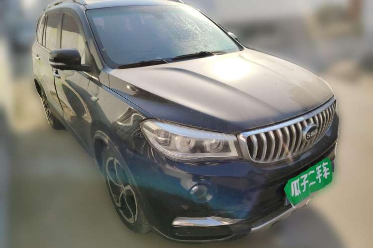 Used SWM X7 2016 1.5T Manual Luxury Edition 7 Seats Front Right 45 Deg