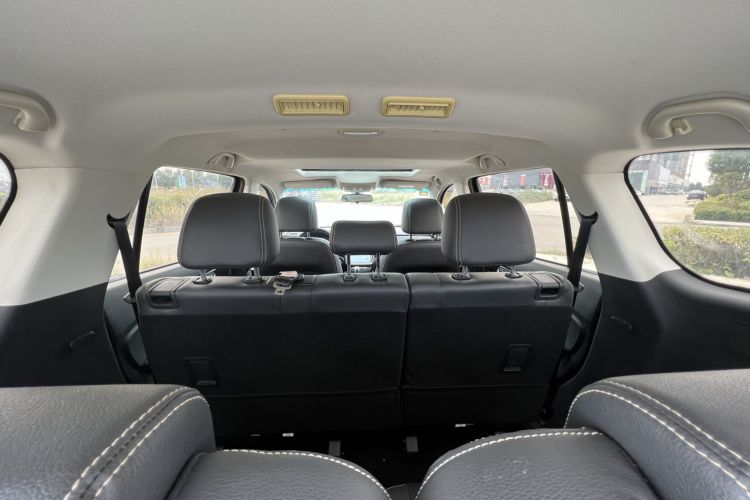 Used SWM X7 2016 1.8L Manual Luxury Edition 7 Seats Headliner