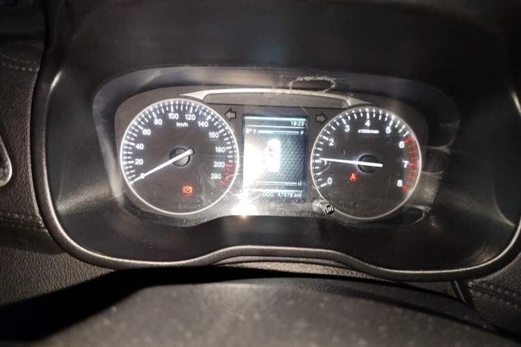 Used SWM X7 2016 1.8L Manual Luxury Edition 7 Seats Instrument Cluster