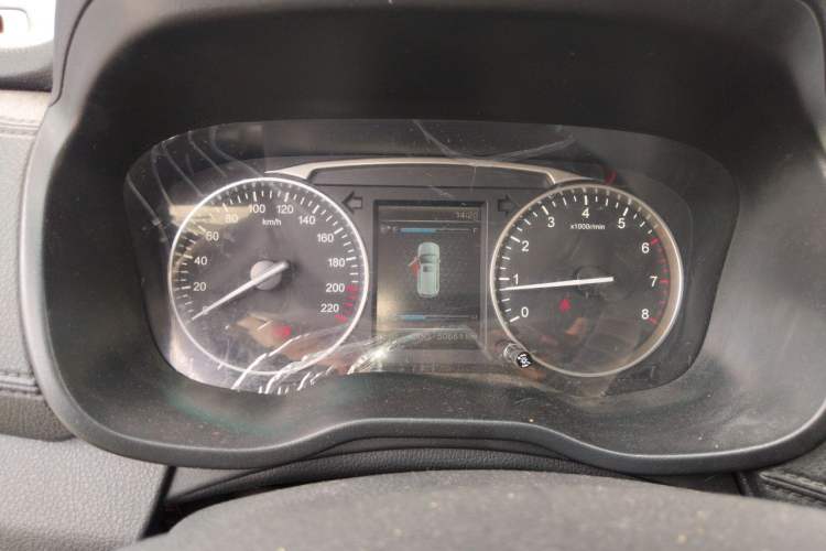 Used SWM X7 2016 1.8L Manual Luxury Edition 7 Seats Instrument Cluster