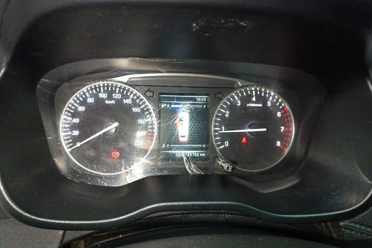 Used SWM X7 2016 1.5T Manual Luxury Edition 7 Seats Instrument Cluster