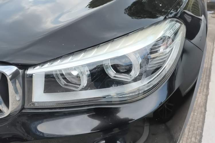 Used SWM X7 2016 1.5T Manual Luxury Edition 7 Seats Left Front Headlight