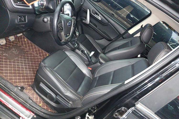 Used SWM X7 2016 1.5T Manual Luxury Edition 7 Seats Left Front Seat