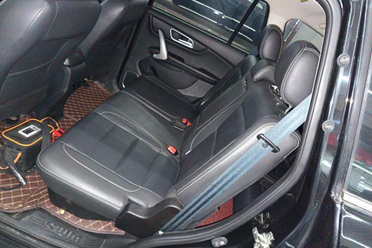 Used SWM X7 2016 1.5T Manual Luxury Edition 7 Seats Left Rear Seat