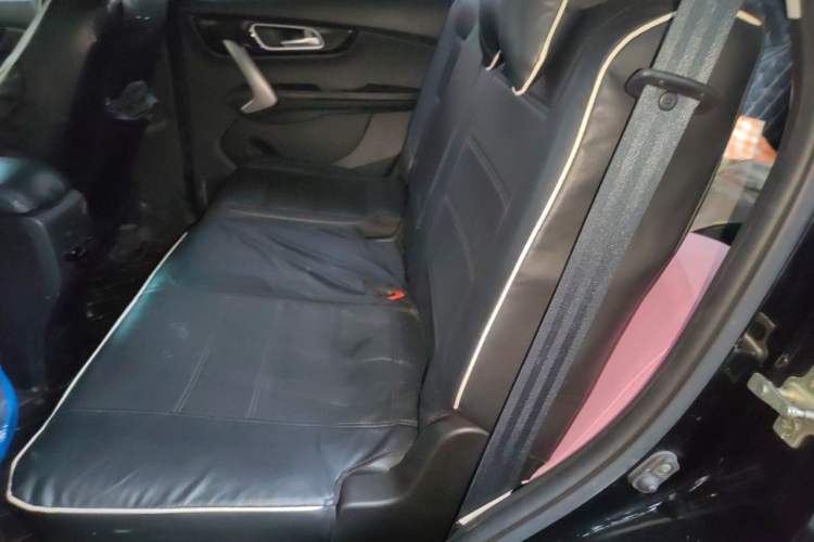 Used SWM X7 2016 1.8L Manual Luxury Edition 7 Seats Left Rear Seat